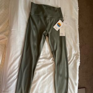 Vuori Leggings NWT